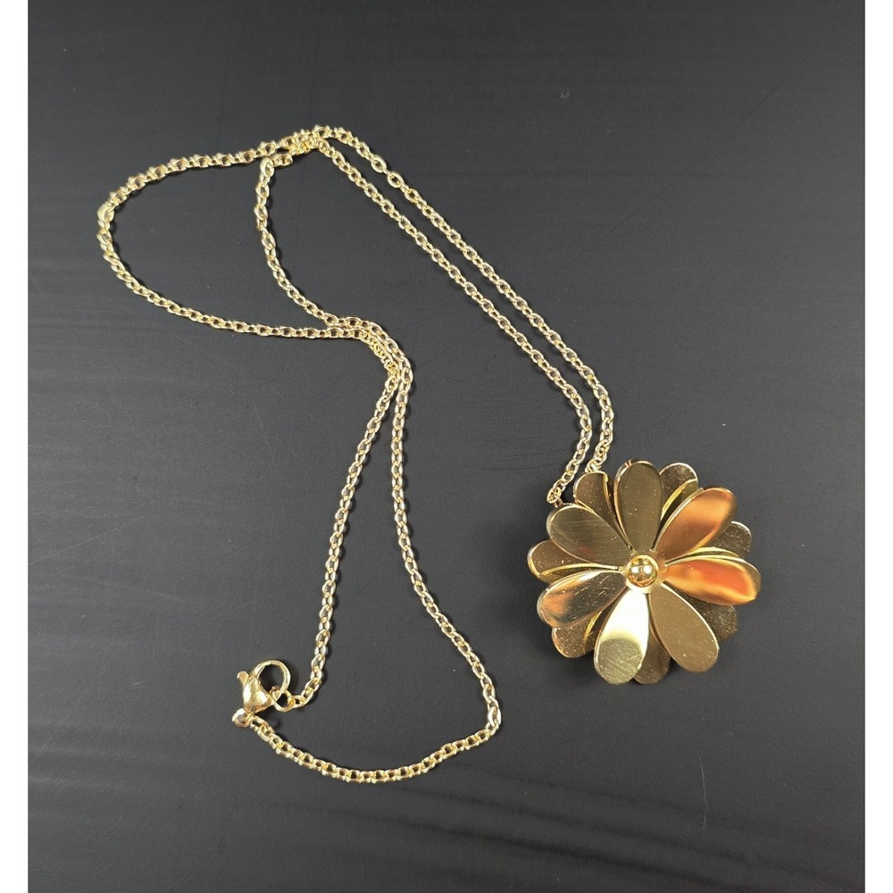 Flower Pendent Gold Plated Stainless Steel Necklace Size 18 Inches